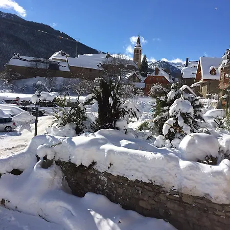 Escuils ゲストハウス